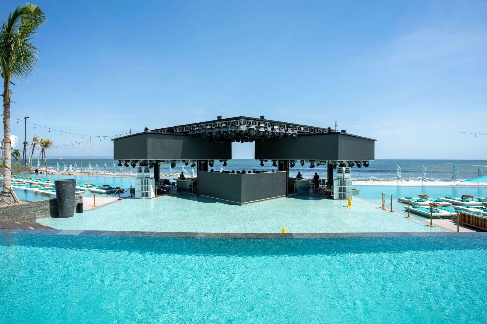 Atlas Beach Club — Restaurant