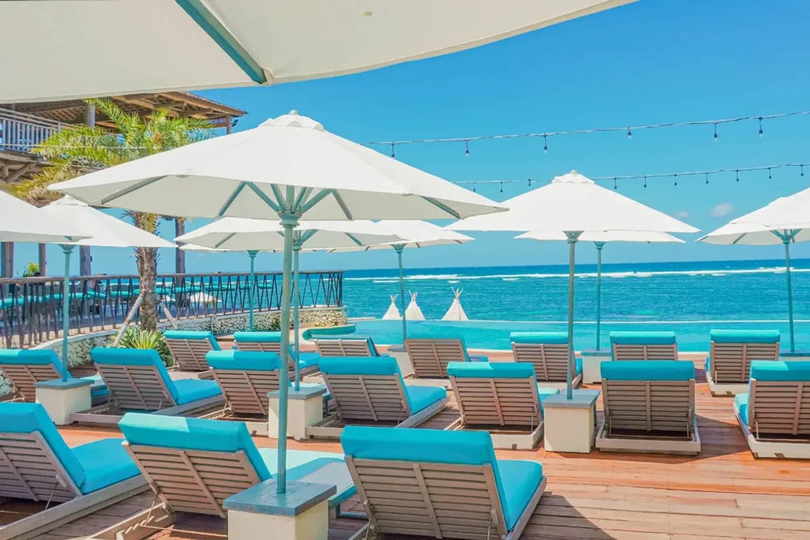 Canna Beach Club — Beach club