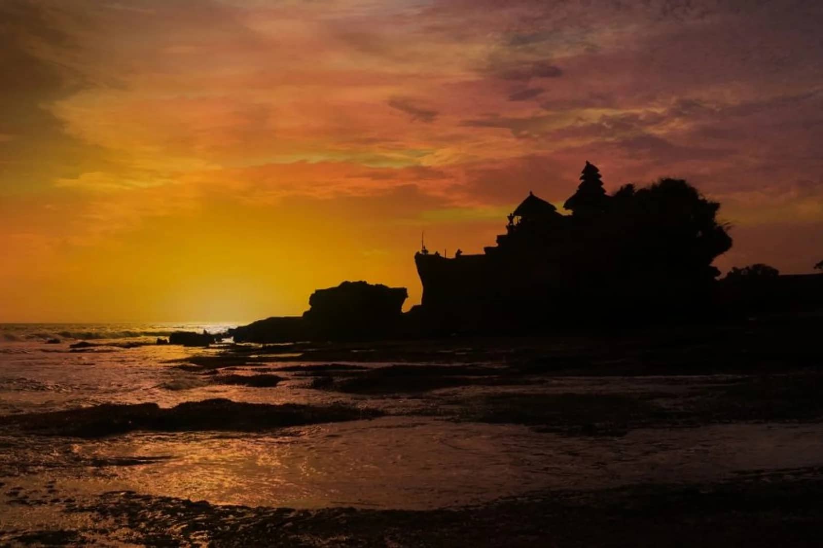 Tanah Lot — Attraction