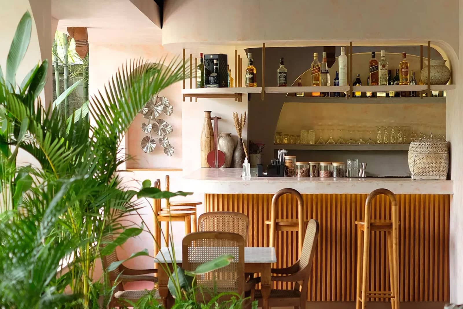 Pison, Petitenget — Café