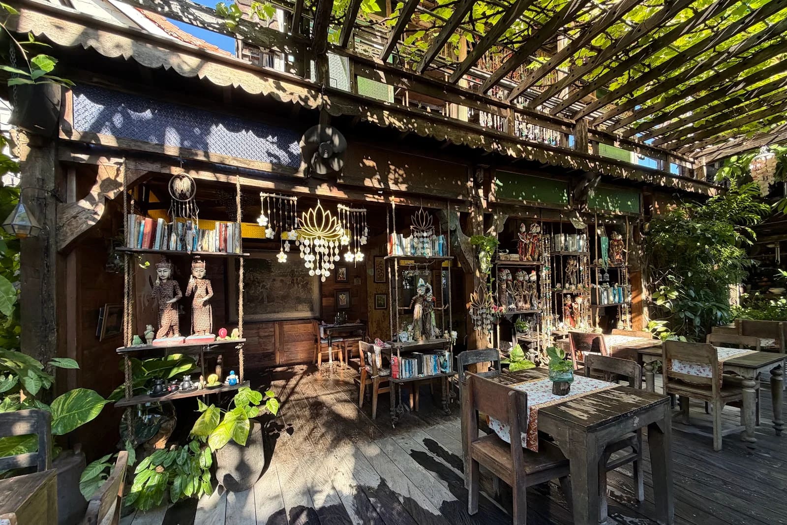 Casa Tua — Restaurant