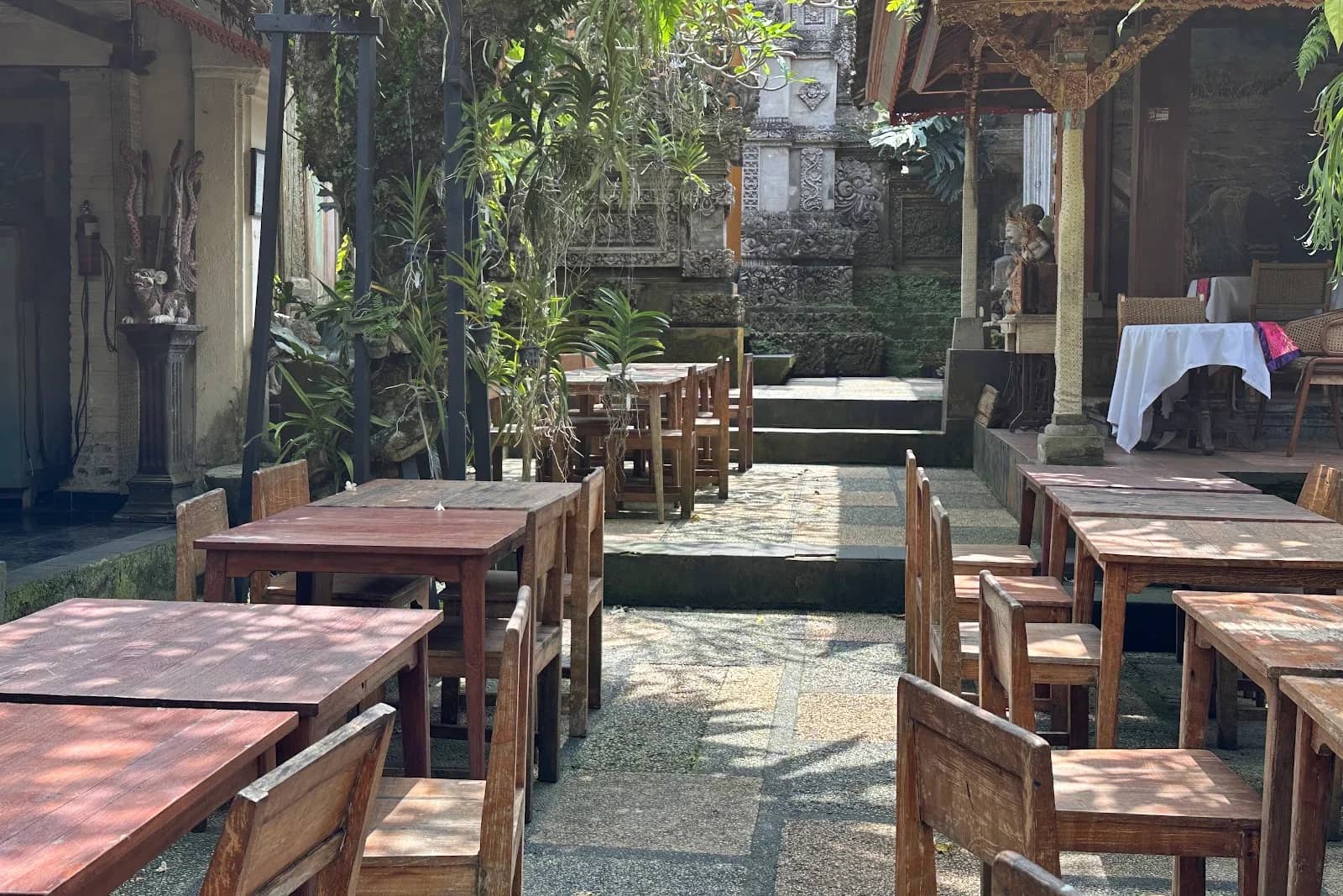 Ibu Rai — Restaurant