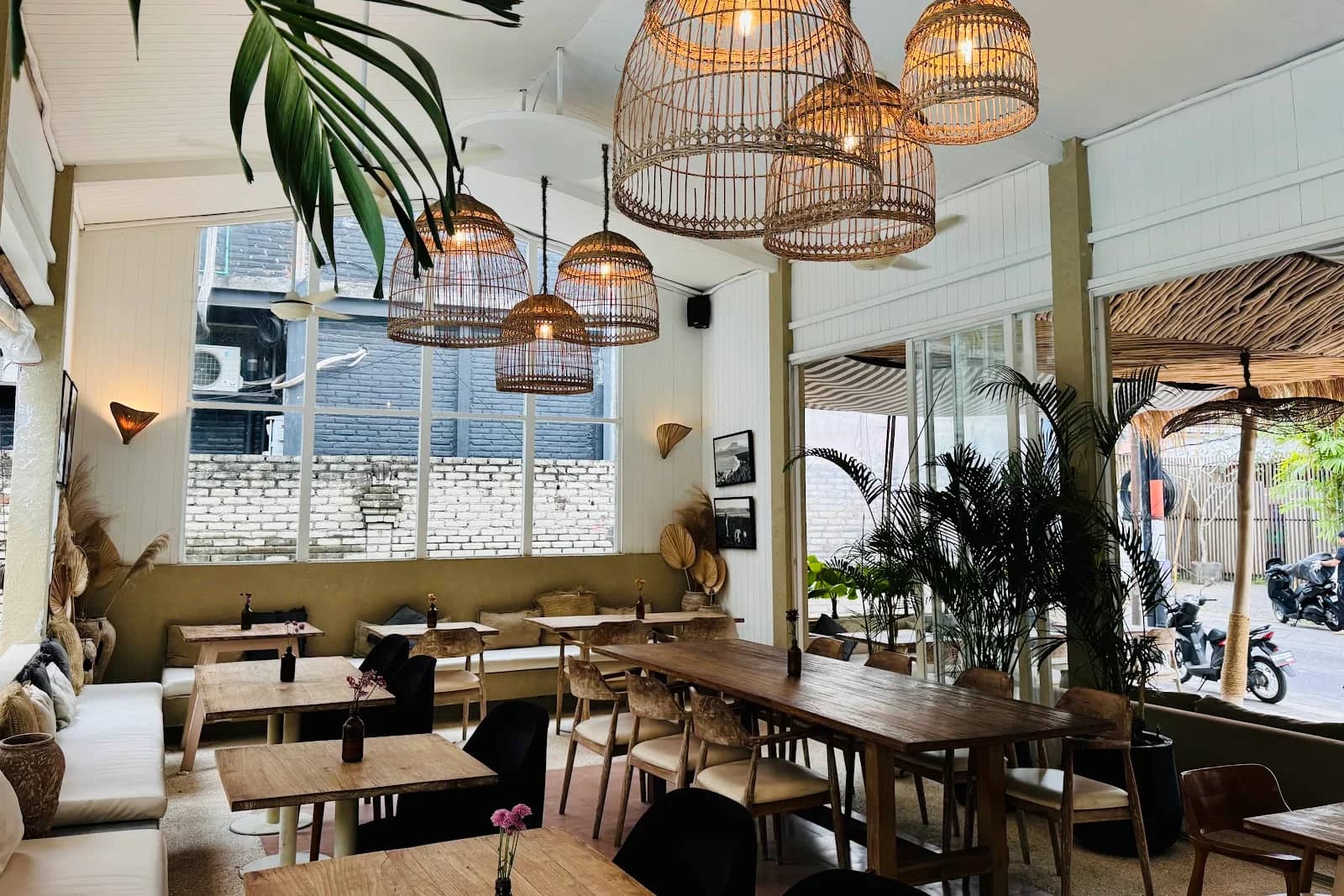 Mosto Berawa — Bar