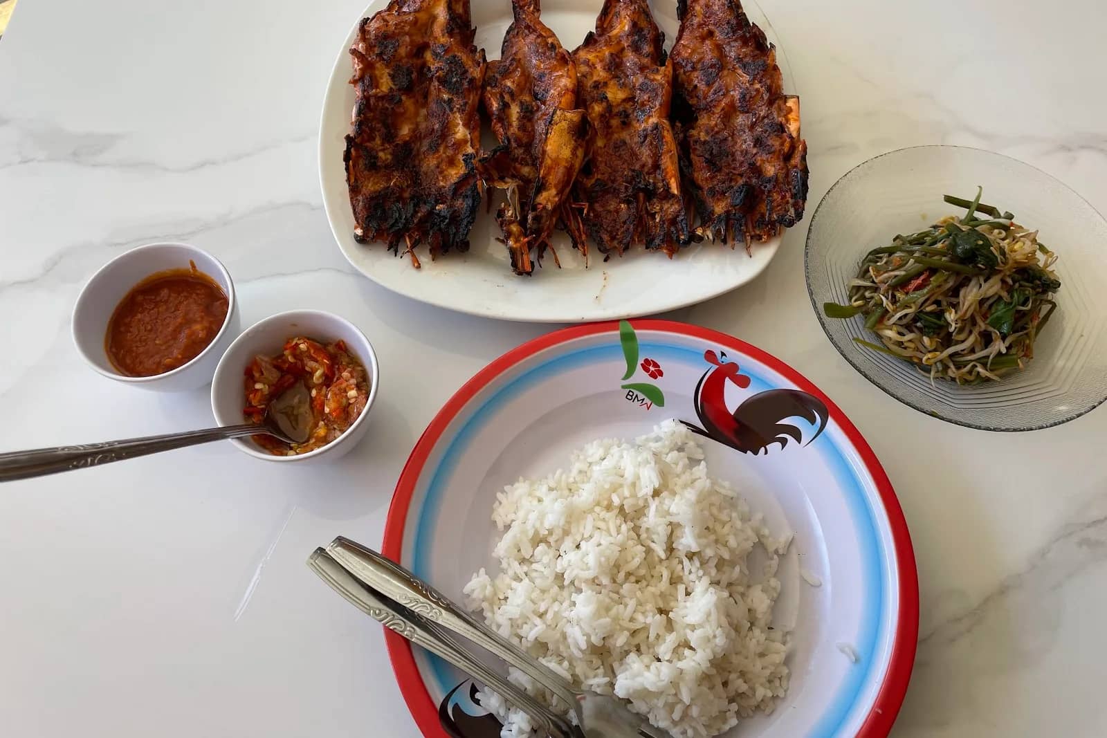 Warung Hal-Me Ikan Bakar ala Jimbaran — Warung