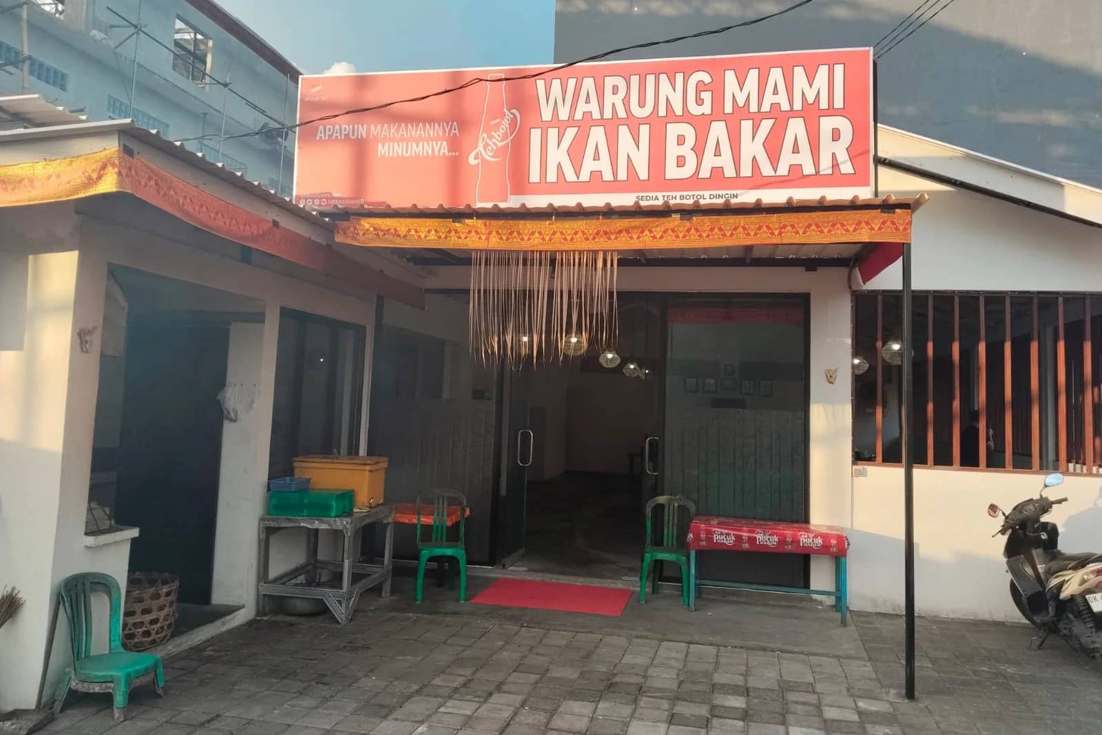 Warung Mami ikan bakar — Warung