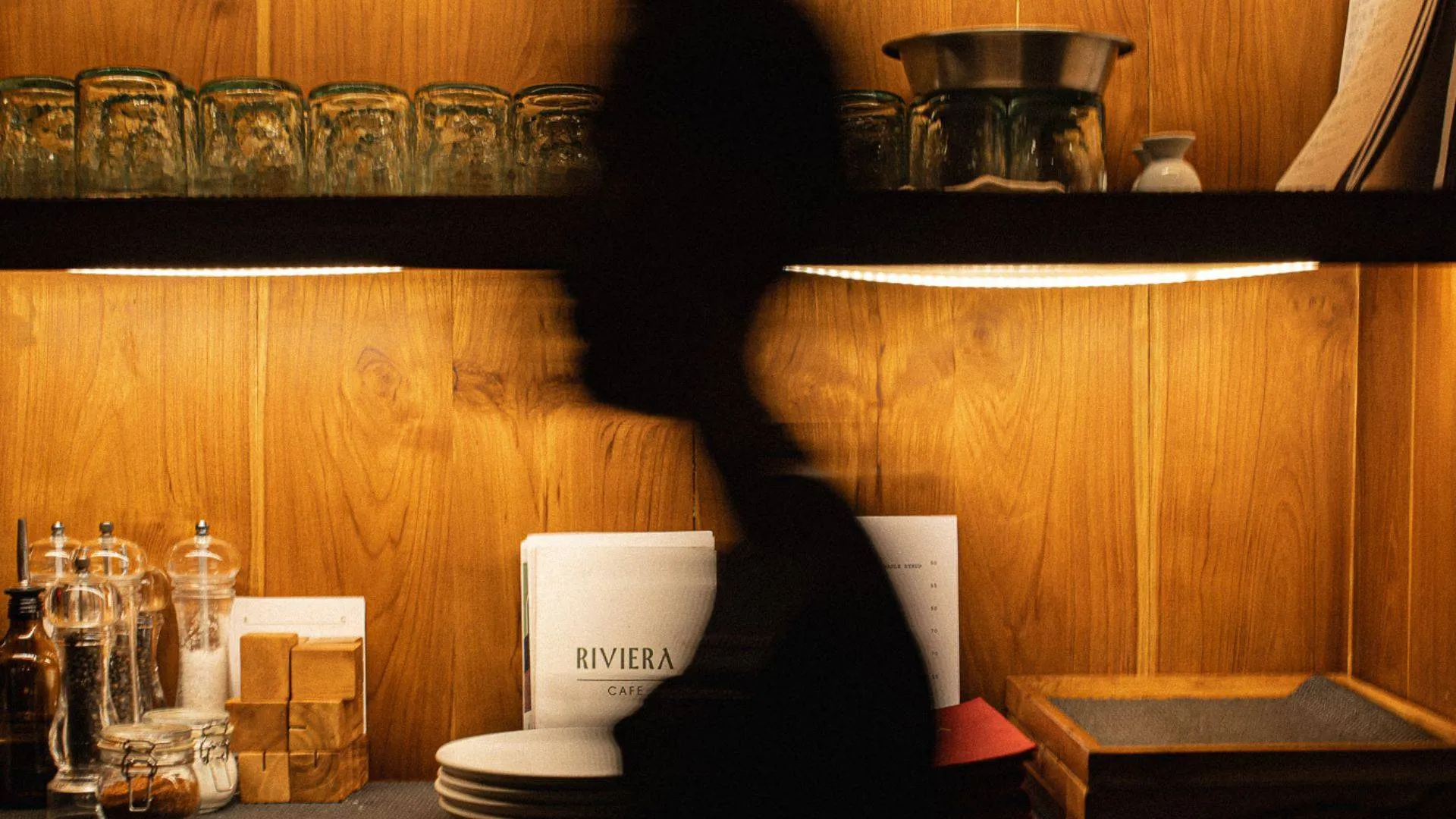 Riviera Cafe Cemagi — Restaurant
