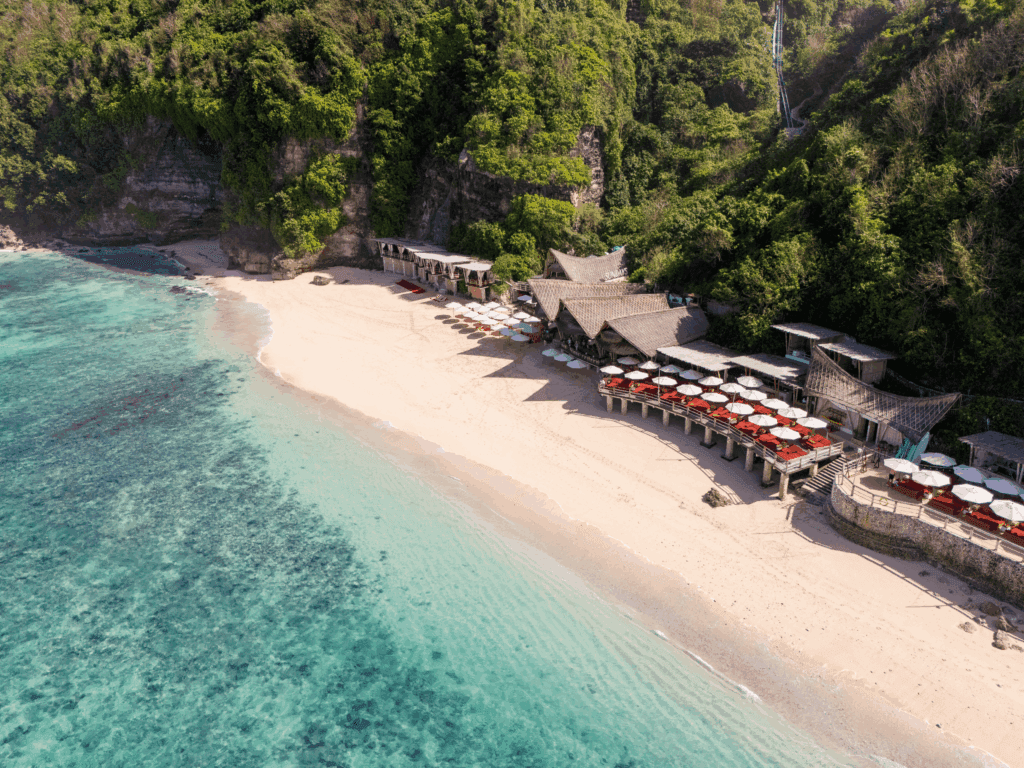 Sundays Beach Club — Beach club