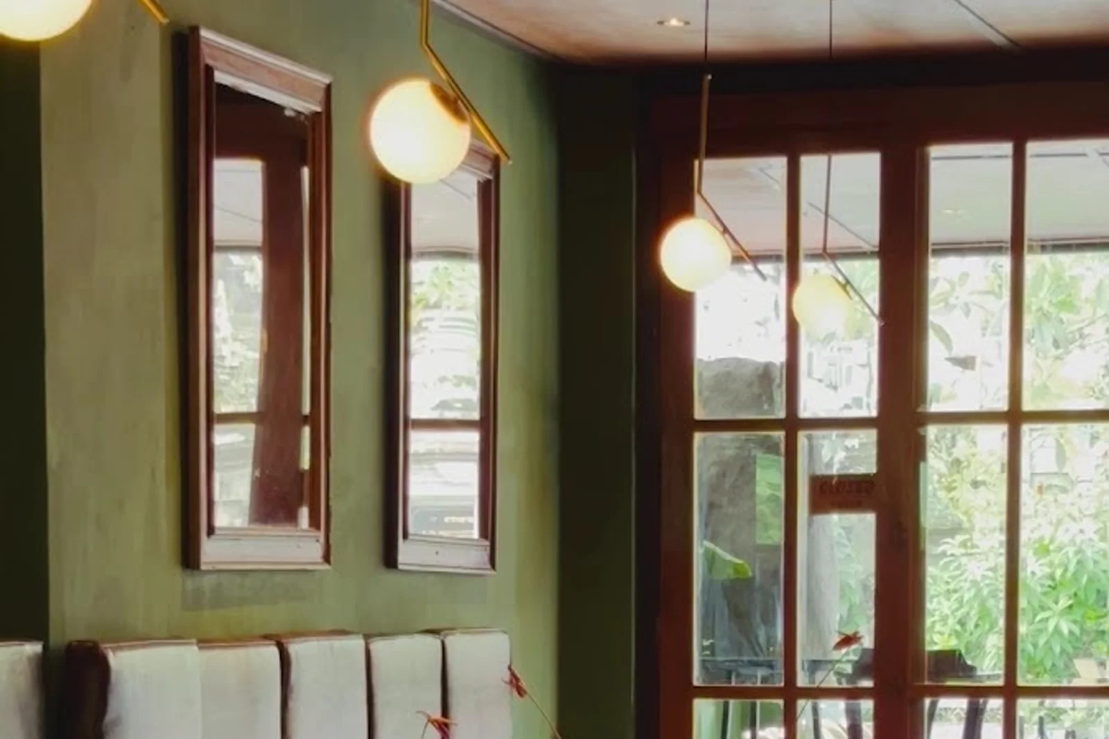 Ary's Book Cafe — Restaurant