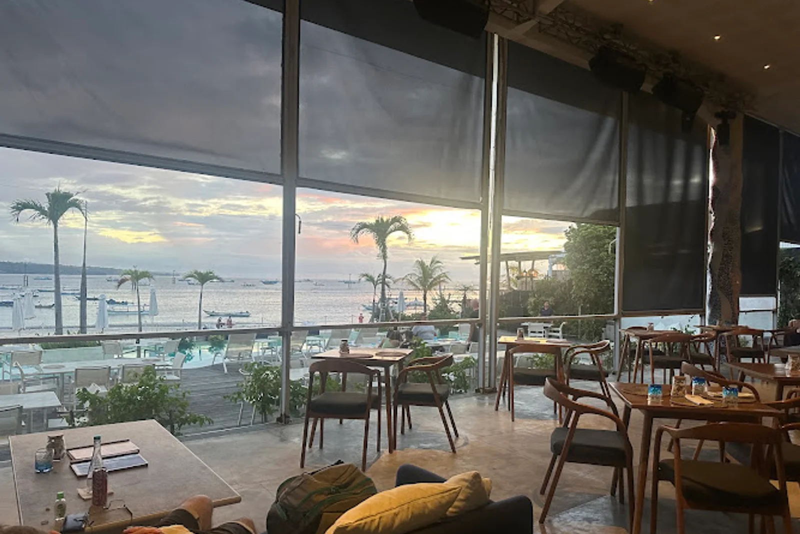Azure beach club & restaurant Jimbaran — Restaurant