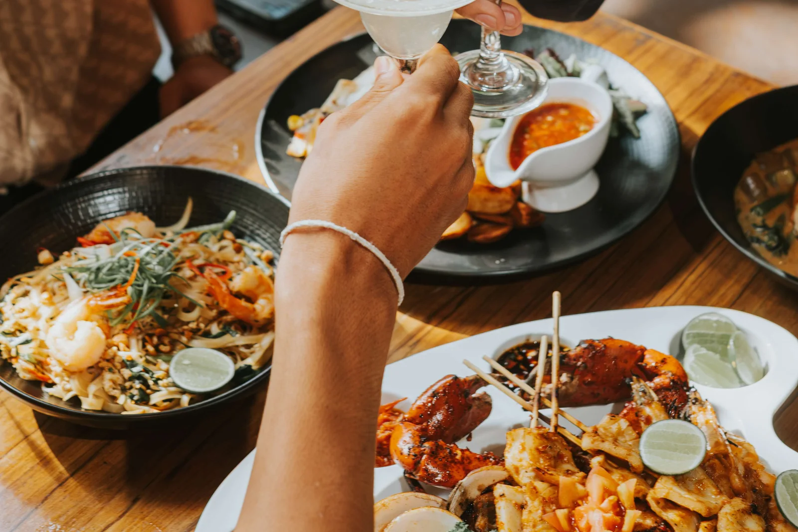 Beras Merah Waroeng and Bar at Adhi Jaya Hotel Kuta — Restaurant