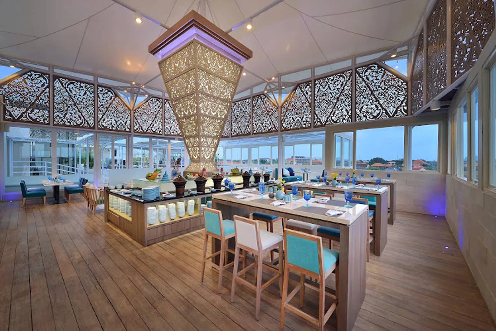 BLU Sky Restaurant - Bar - Lounge — Restaurant