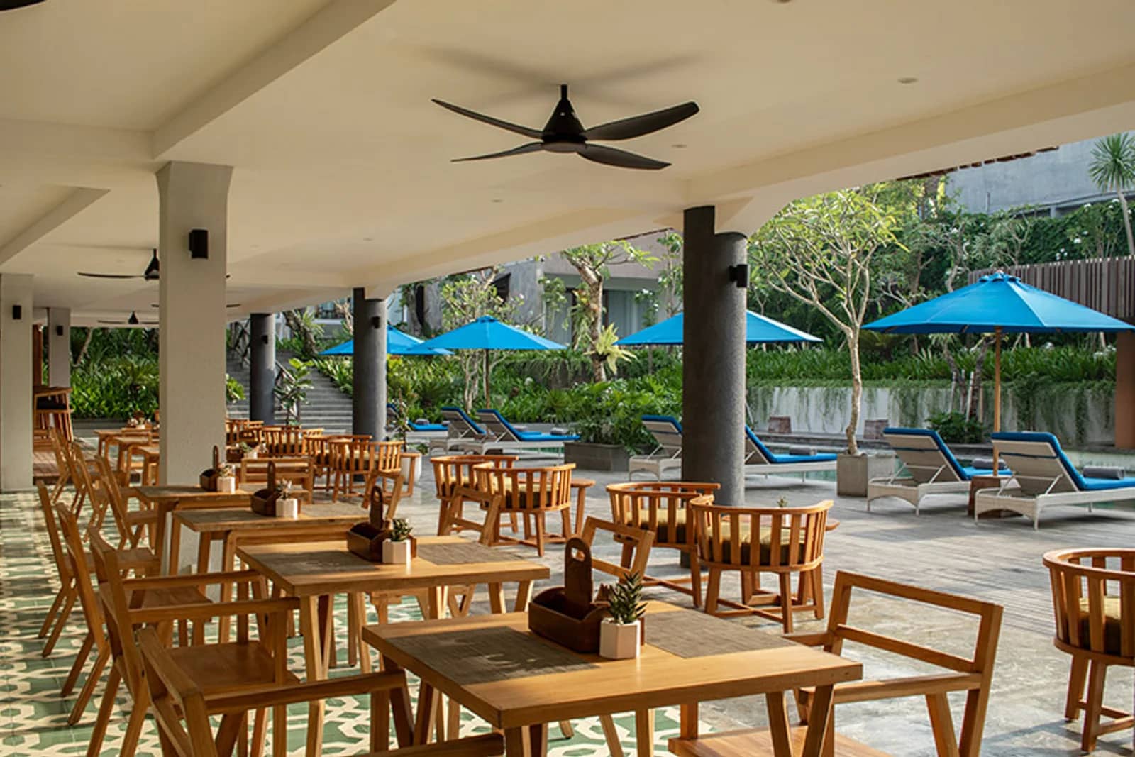 Casadia Restaurant & Bar — Restaurant