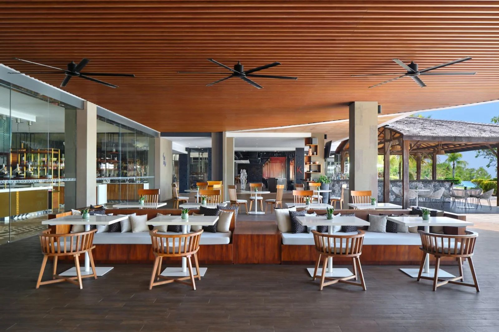 Clay Craft at Renaissance Bali Uluwatu Resort and Spa — Restaurant