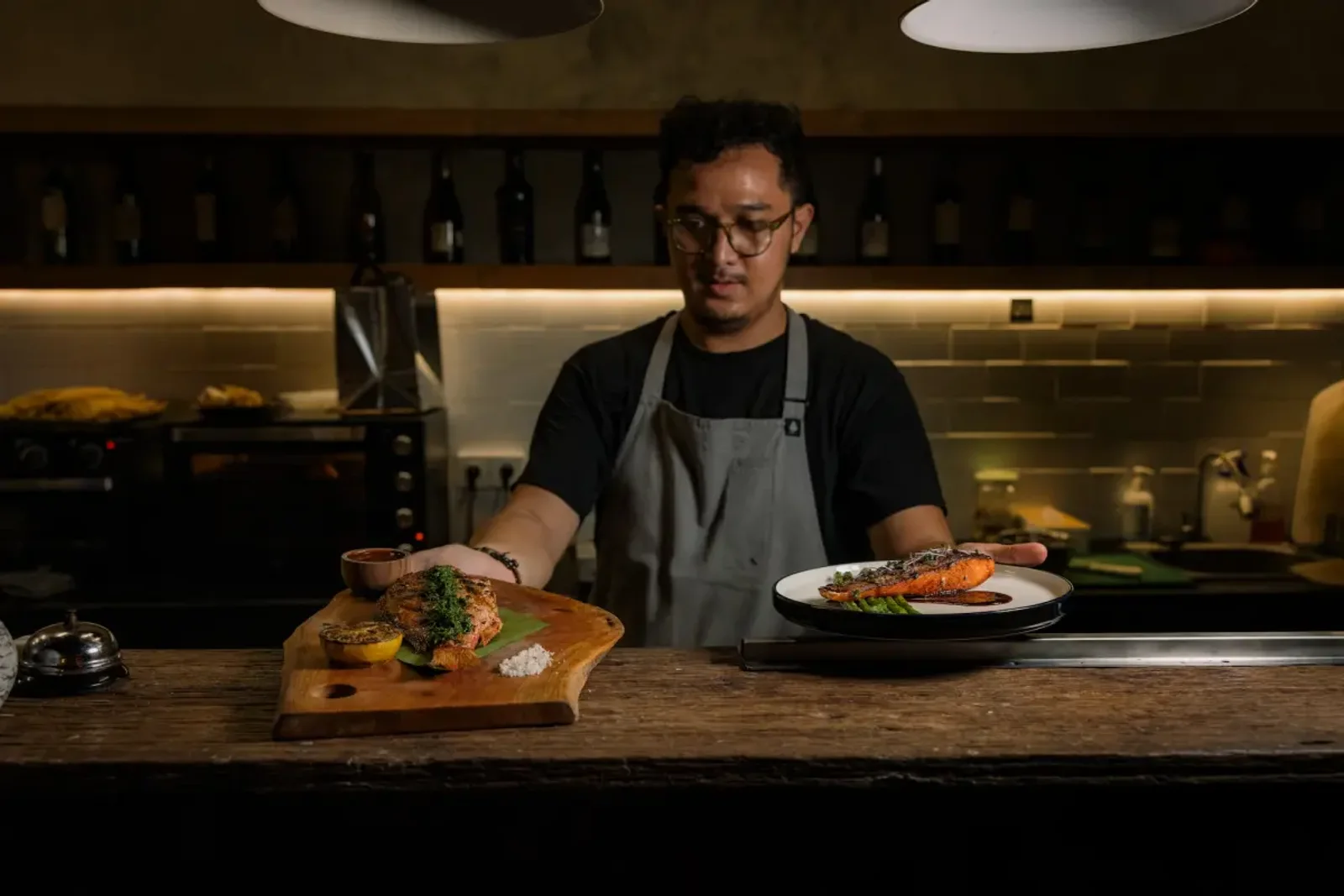 ESKQ Bar Steak House — Restaurant