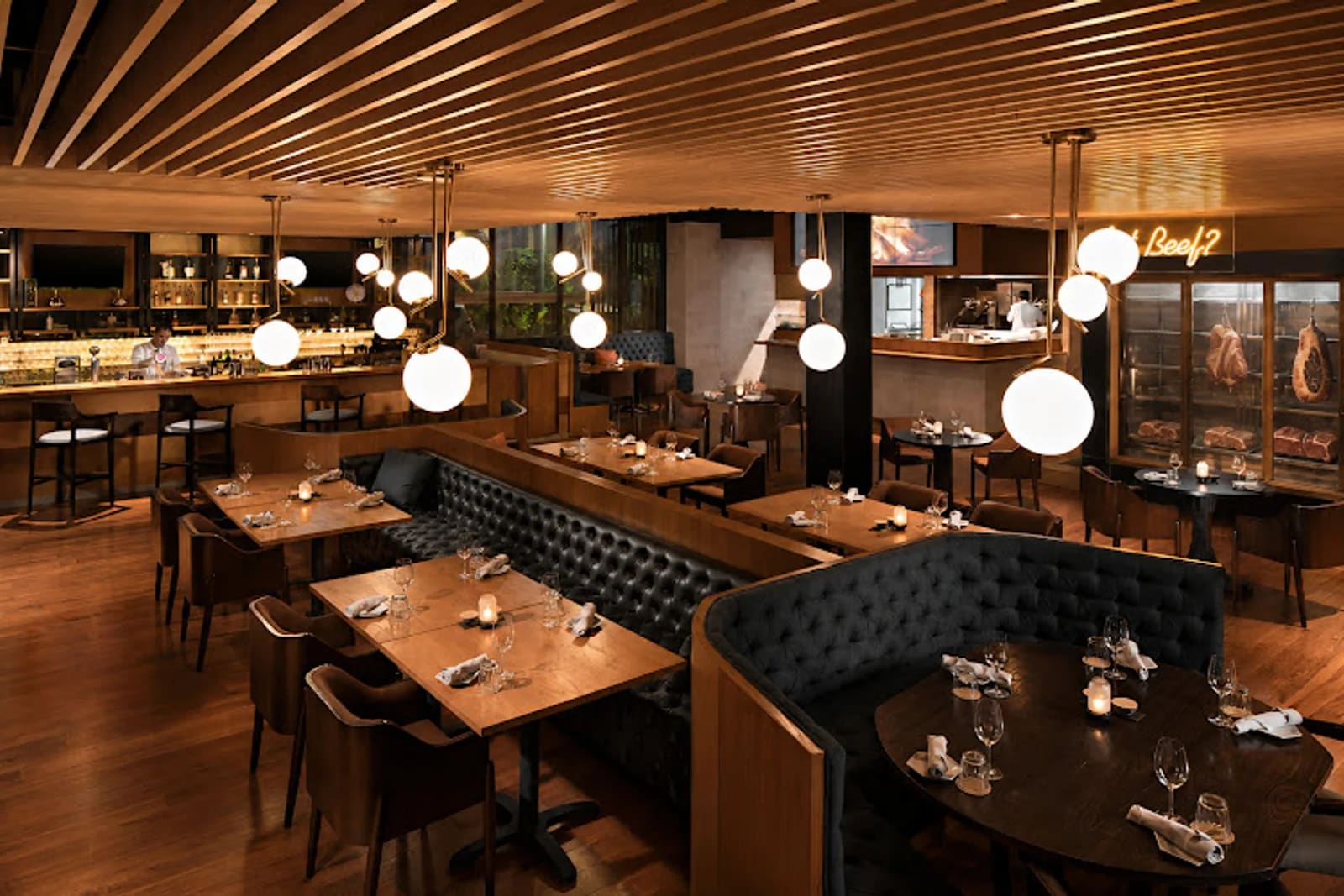HENRY'S Steakhouse — Restaurant