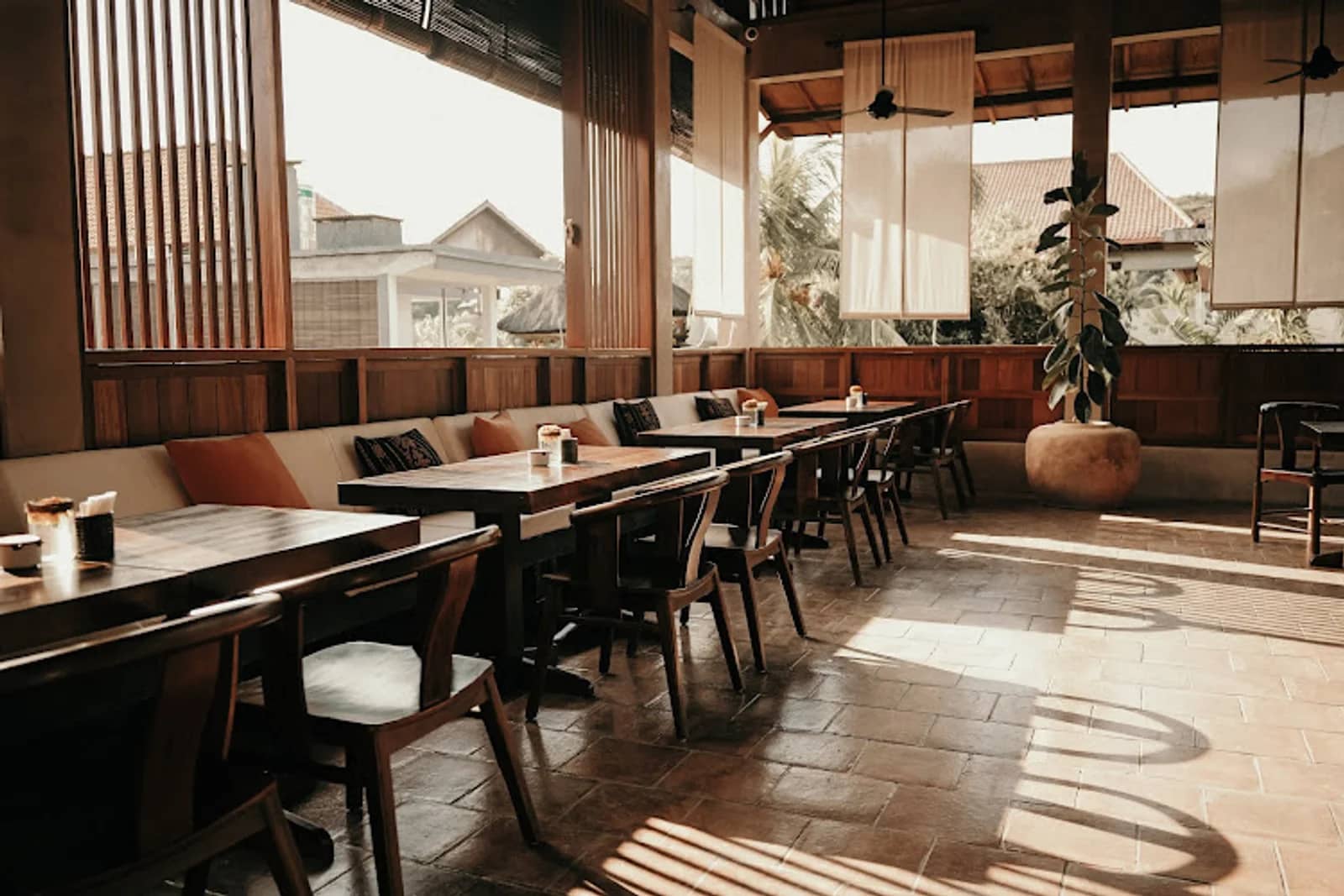 INJOY — Restaurant