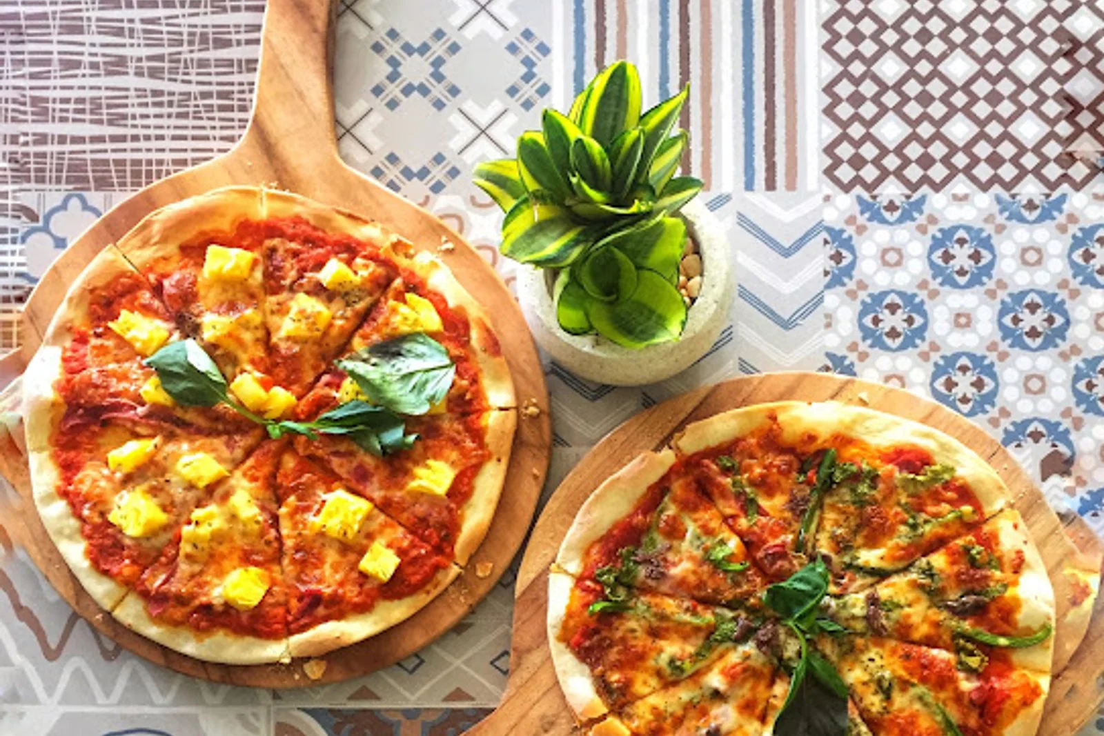 Jen Deli Restaurant and La Fortuna Bar at Sense Canggu Beach Hotel — Restaurant