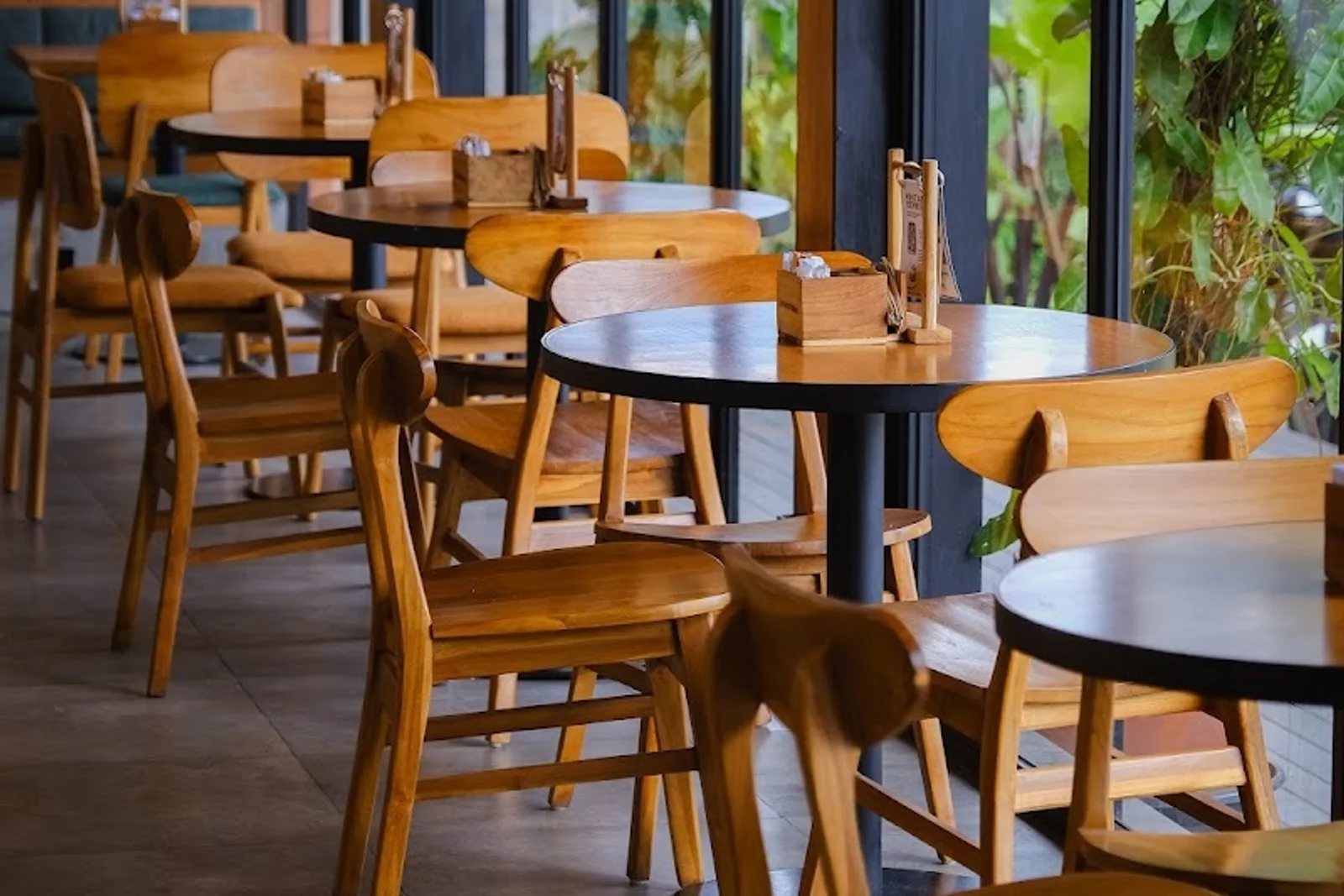 Livingstone Holyground — Restaurant