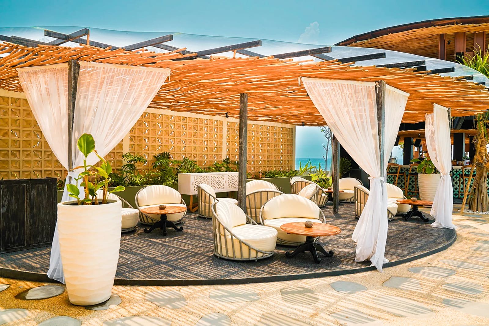 Moonstone Beach Lounge — Restaurant