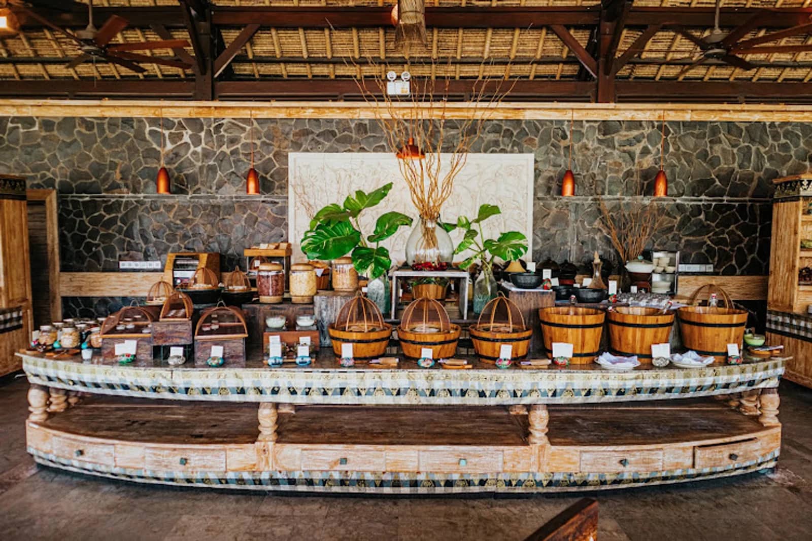 Nelayan Restaurant and Puri Bar at Jimbaran Puri, A Belmond Hotel, Bali — Restaurant