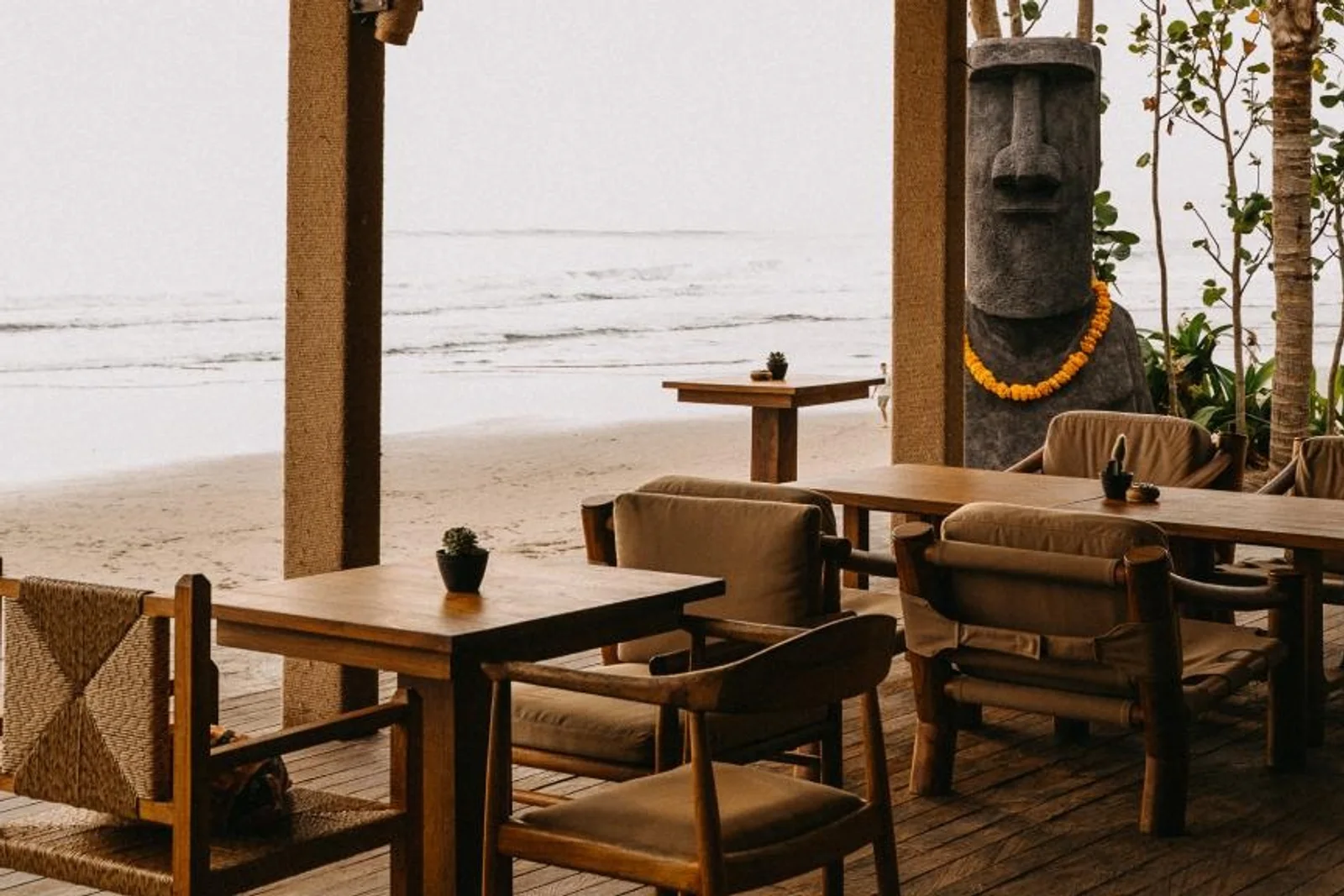 Nui da Mano - Beachfront Restaurant in Batu Belig — Restaurant