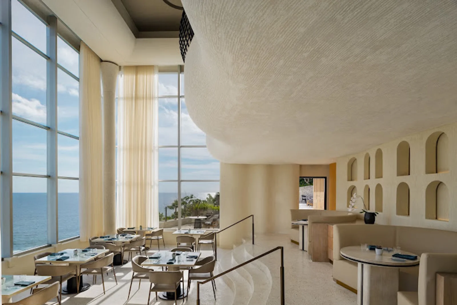 Oliverra Restaurant at Umana Bali, LXR Hotels & Resorts — Restaurant