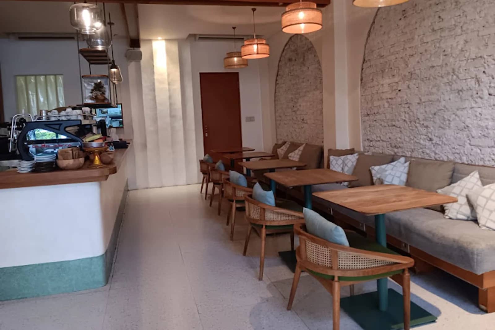 Prior Cafe — Restaurant