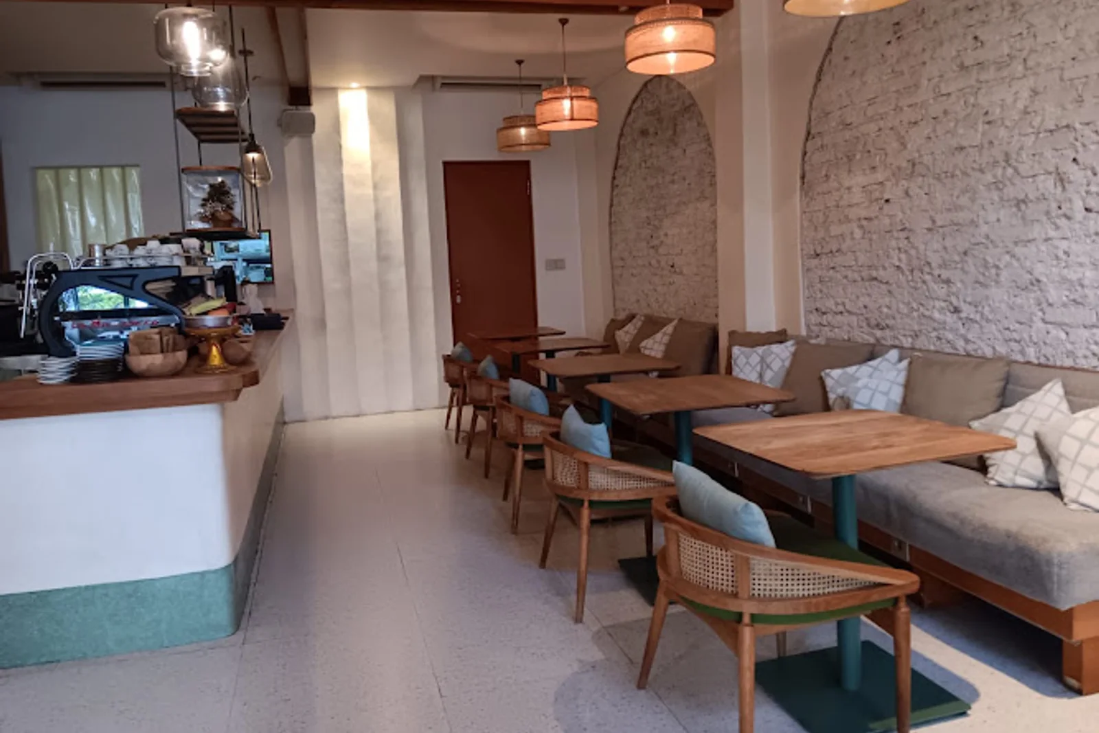 Prior Cafe — Restaurant