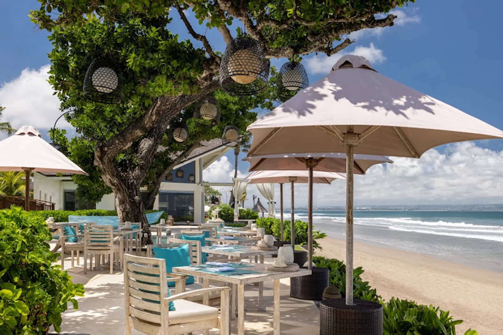 Sanje Restaurant and Lounge at The Seminyak Beach Resort — Restaurant