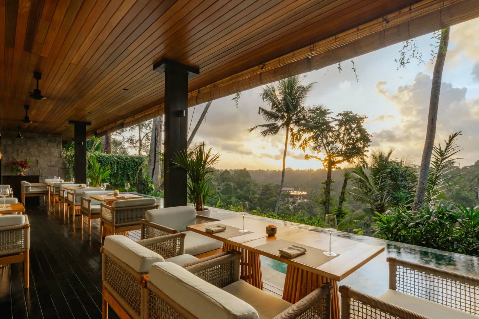 Sayan Valley — Restaurant