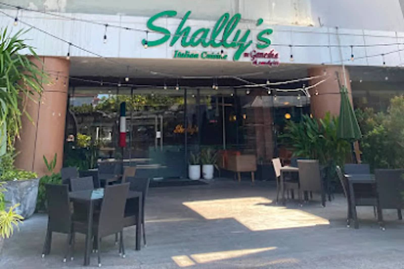 Shally's Dining at Lippo Mall Kuta — Restaurant