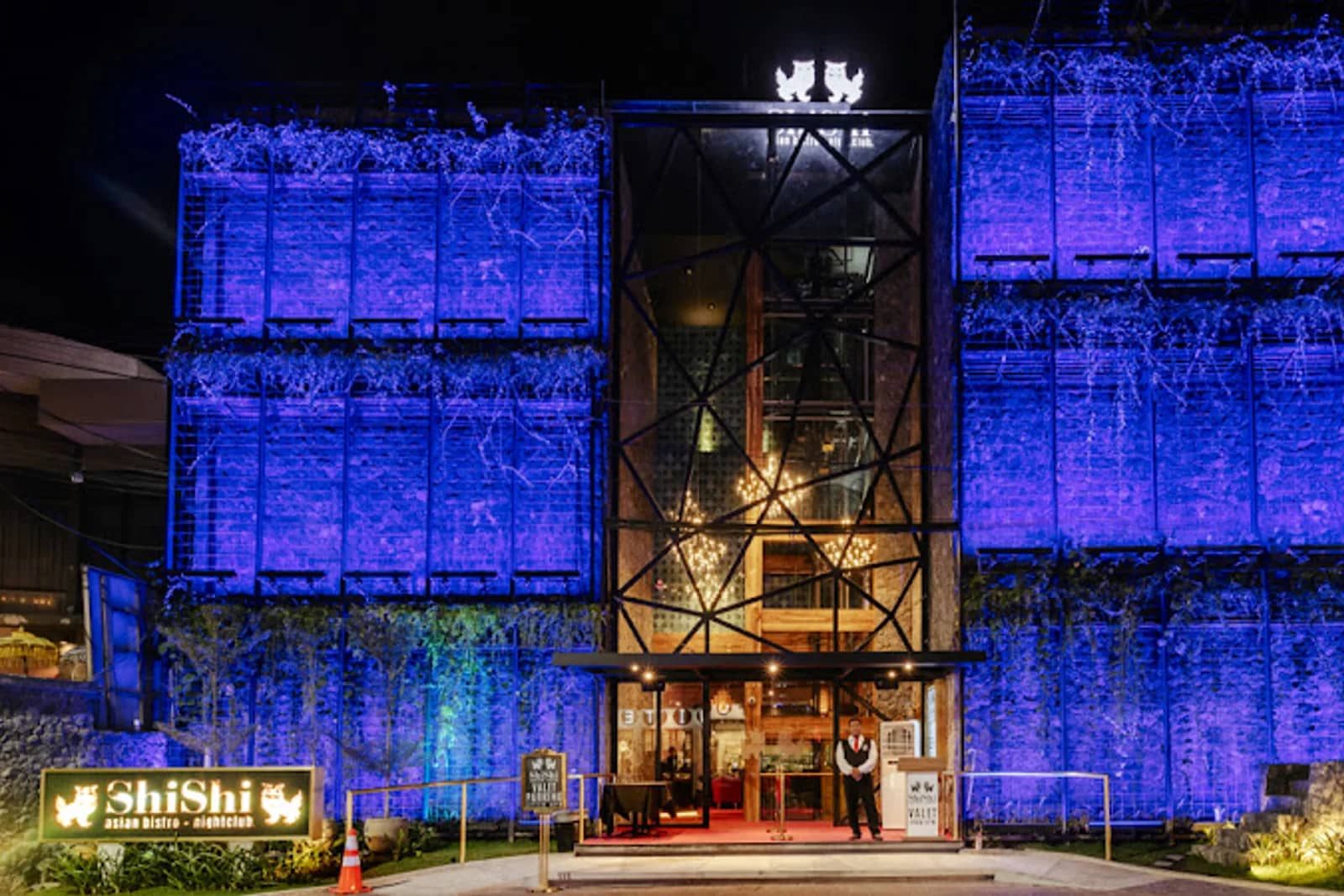 ShiShi Nightclub & Izakaya Lounge — Restaurant