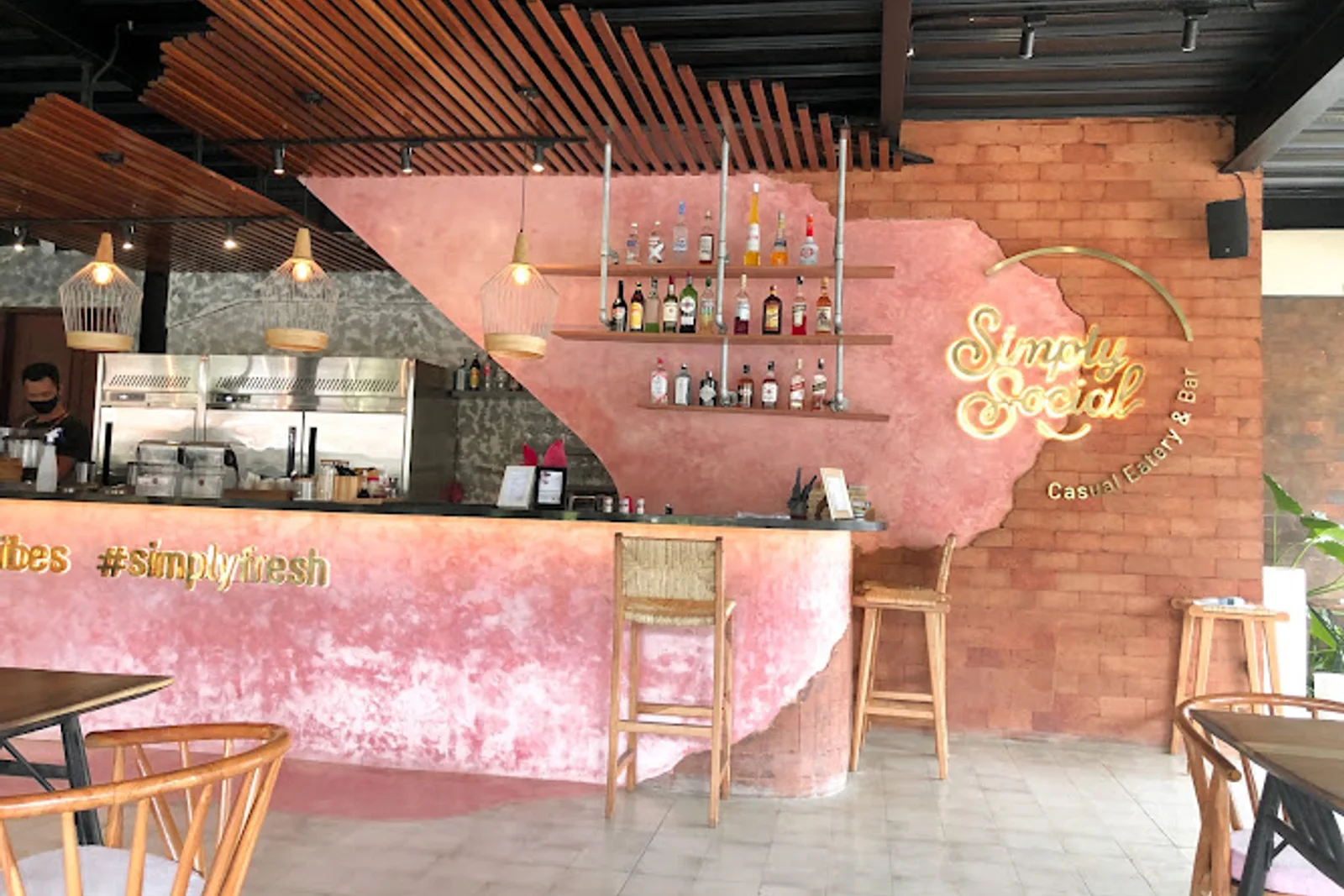 Simply Social — Restaurant
