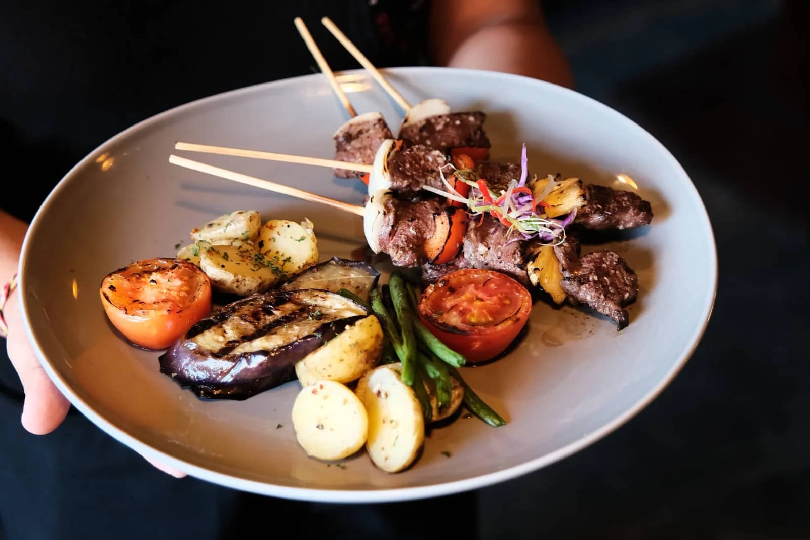 The Island Grill & Lounge — Restaurant