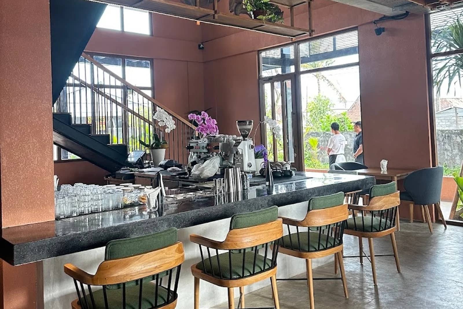Tunu Bistro — Restaurant