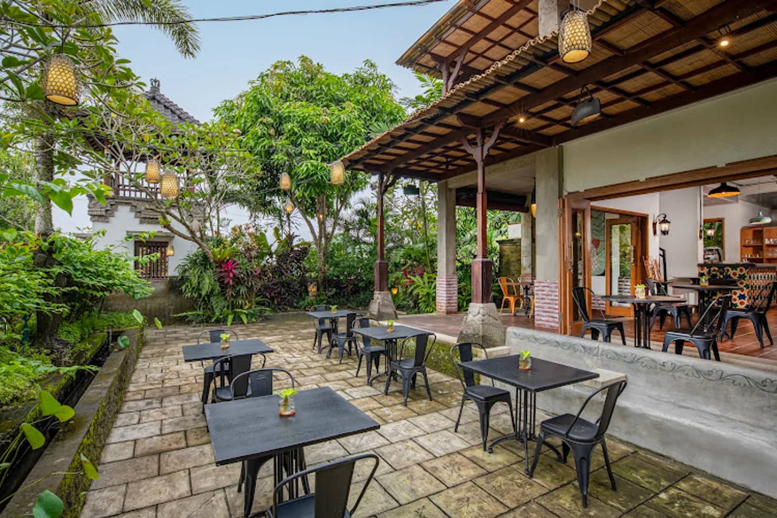 Uma Tiki Restaurant at Korurua Dijiwa Ubud — Restaurant