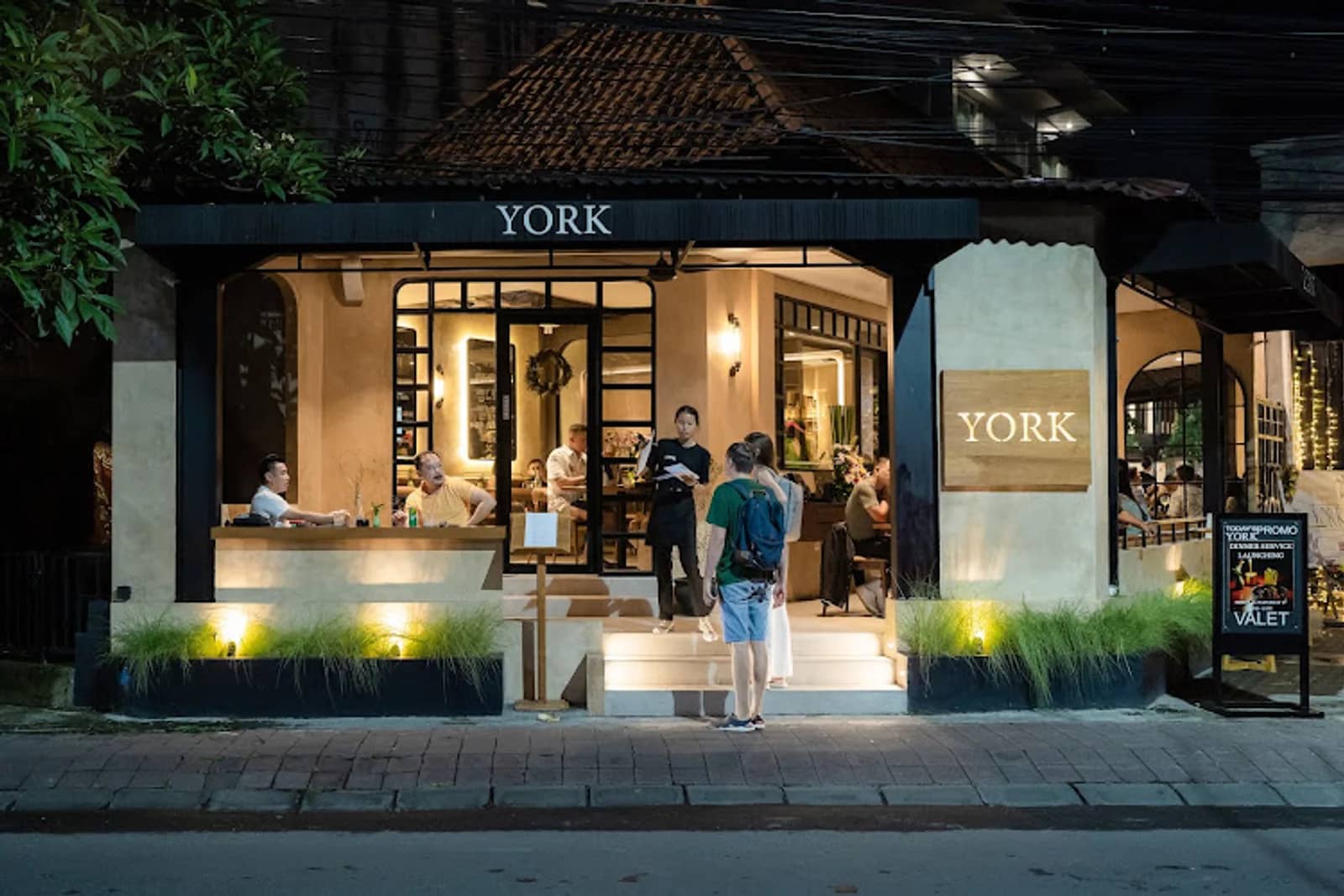 YORK — Restaurant